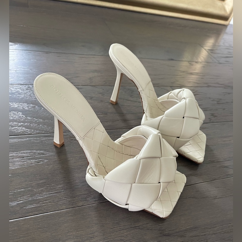Bottega Veneta Lido Mule Heels in Wax Color, Size 37 in Pristine Condition